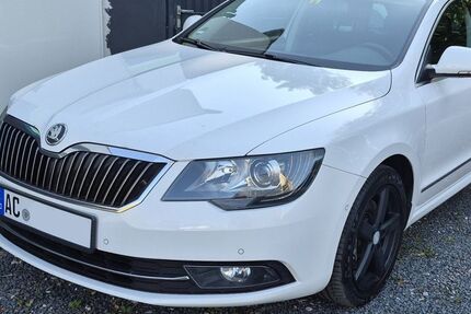 Skoda Superb 230.000 km 9.000 &euro; Aachen 52070
