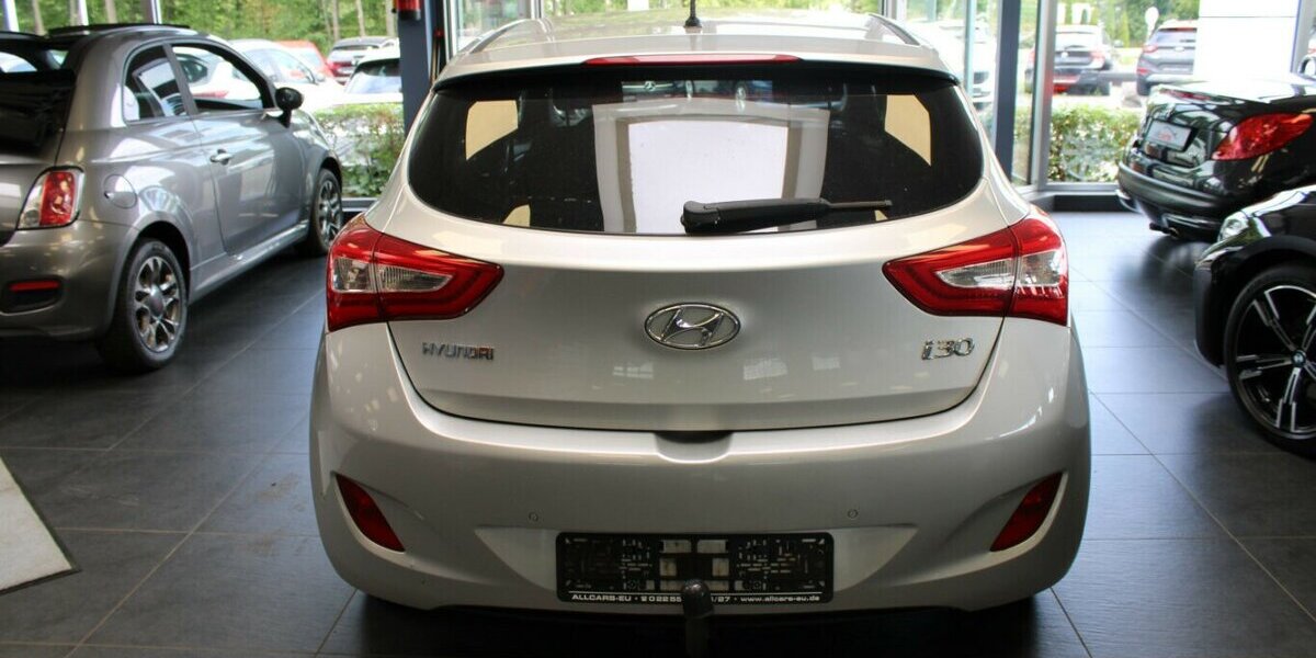 Hyundai i30 1.4 Passion - AHK - 109.800 km 7.980 &euro; Euskirchen 53881