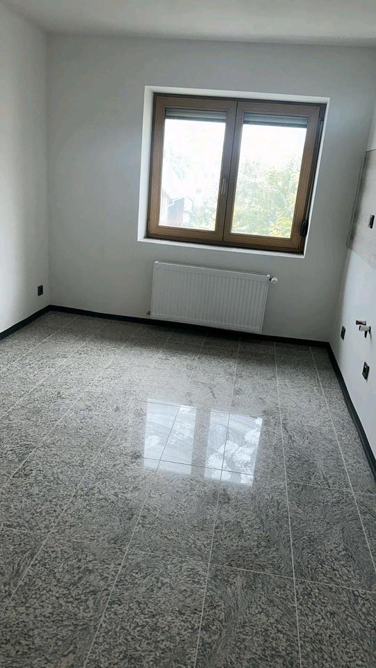 Hiermit bite ich ein doppelhaushälfte mit 2 Wohnungen an