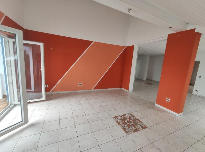 3- Zi. DG Wohnung mit 2 Balkonen und Garage 3 zimmer