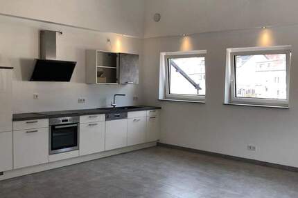 Helle, freundliche Dachgeschosswohnung mit Balkon in Mettlach zu vermieten 2 zimmer