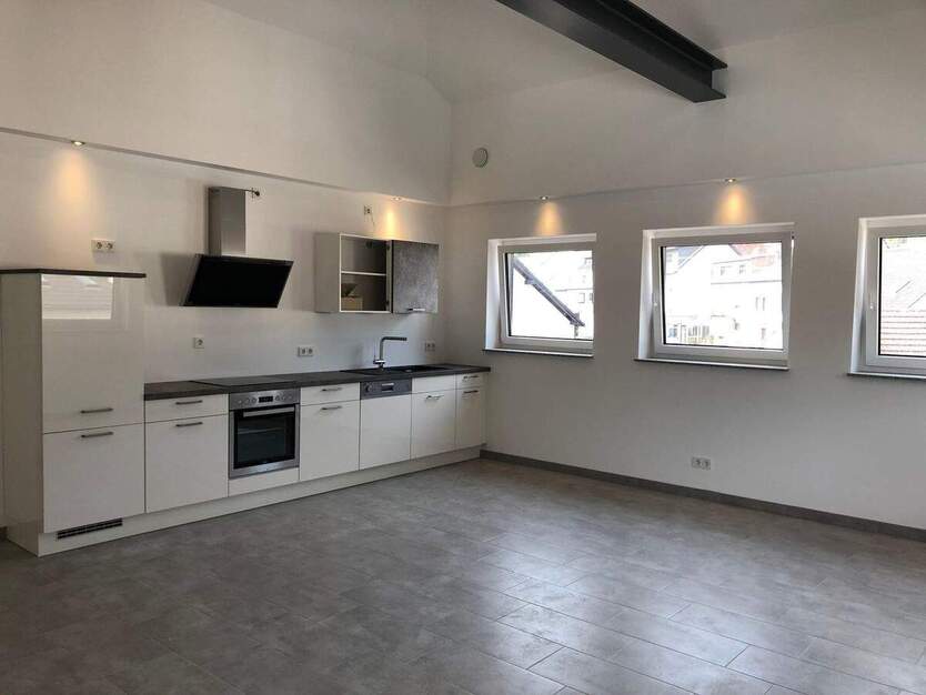 Helle, freundliche Dachgeschosswohnung mit Balkon in Mettlach zu vermieten 2 zimmer