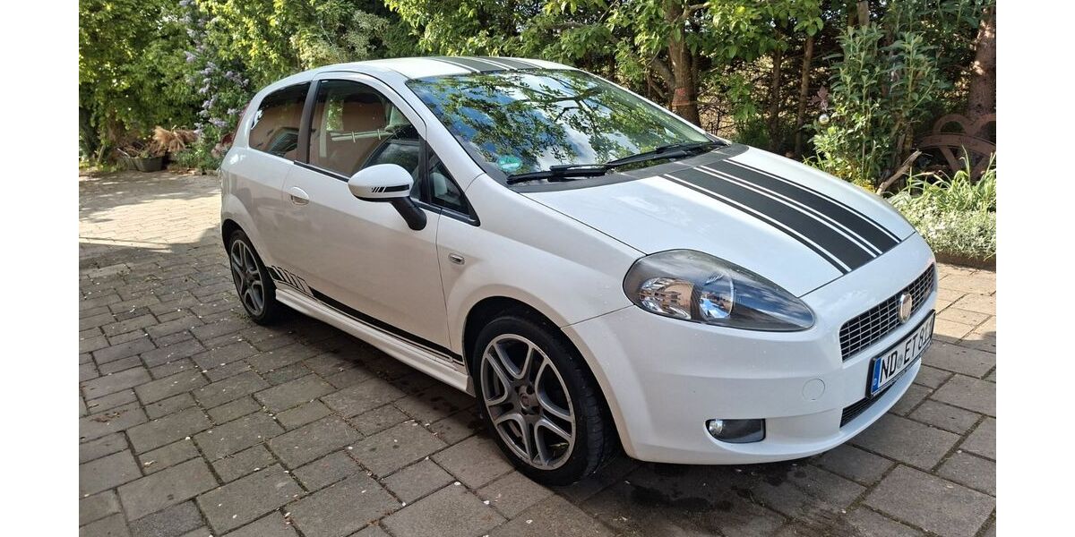 Fiat Grande Punto 119.330 km 2.800 &euro; Rennertshofen 86643
