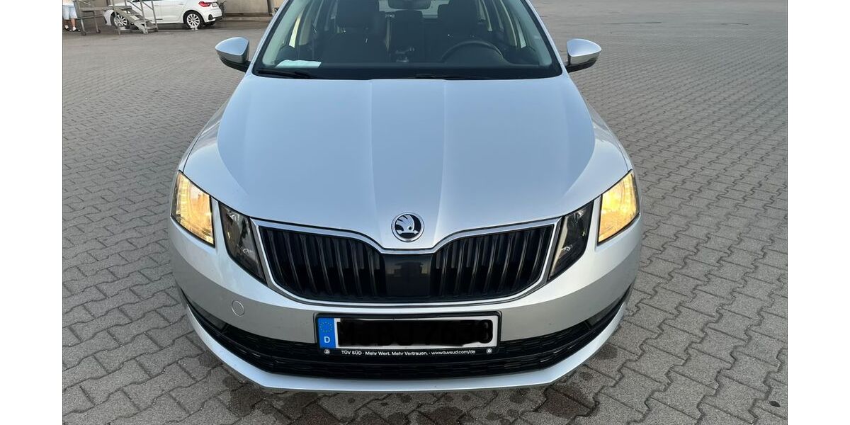 Skoda Octavia 140.000 km 9.500 &euro; Poing 85586