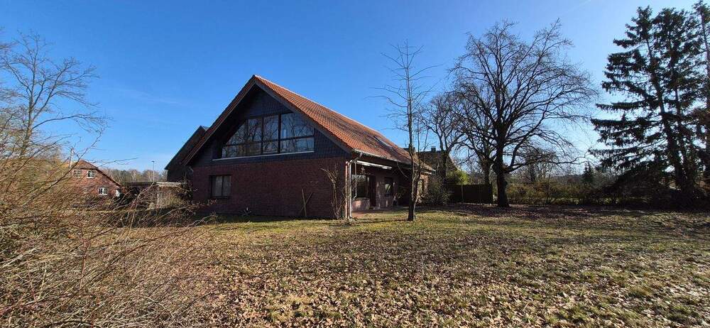 Geräumiges 1-2 Familienhaus mit PV-Anlage, Fernwärme, großes Grundstück in Feldrandlage - Einfamilienhaus Dannenberg Gümse | Angebot:25607365