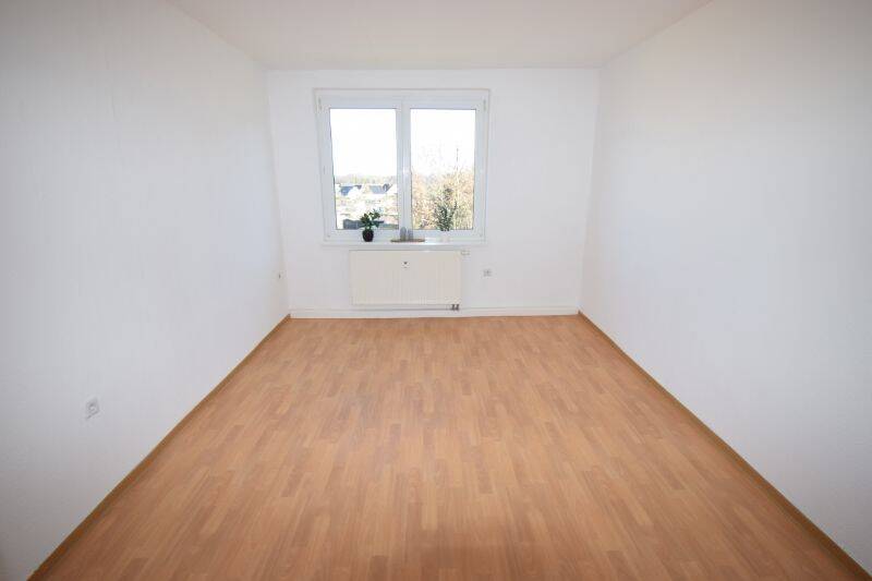 Etagenwohnung Riesa Pausitzer Delle - 3 Zimmer, 59 m&sup2;, 345&euro; | Angebot:25986303