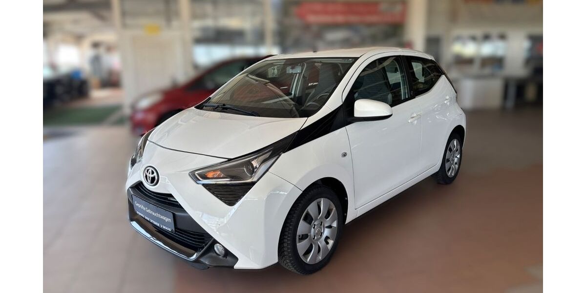 Toyota Aygo (X) 47.000 km 9.790 &euro; Dittenheim 91723