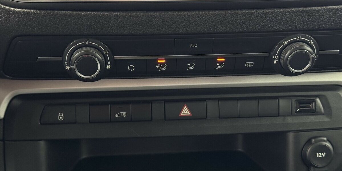 Opel Vivaro Cargo-e Elegance M 50kWh 1.Hand PDC 32.600 km 18.990 &euro; Lich 35423