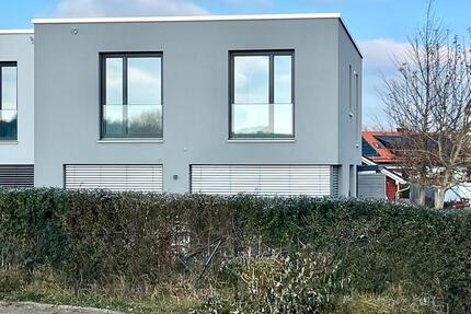 Luxuriöse DHH in kubischem Design 5 zimmer