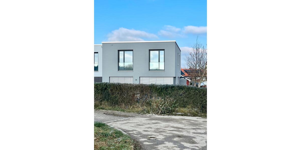 Luxuriöse DHH in kubischem Design 5 zimmer