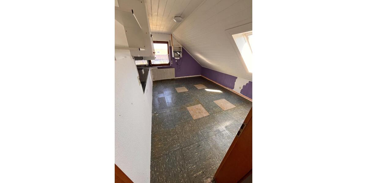 Dachgeschoßwohnung Edemissen - 4 Zimmer, 120 m&sup2;, 890&euro; | Angebot:26401437