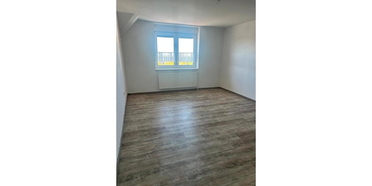Etagenwohnung Bad Wünnenberg - 3 Zimmer, 111 m&sup2;, 600&euro; | Angebot:26536533