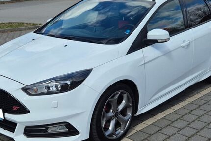 Ford Focus 93.500 km 13.900 &euro; Michendorf 14552
