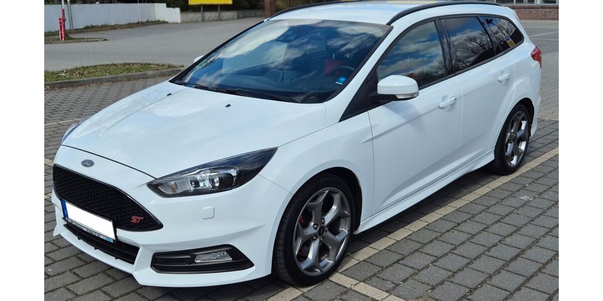 Ford Focus 93.500 km 13.900 &euro; Michendorf 14552