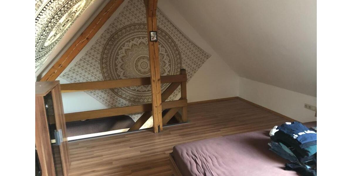 Dachgeschosswohnung 2.5 zimmer