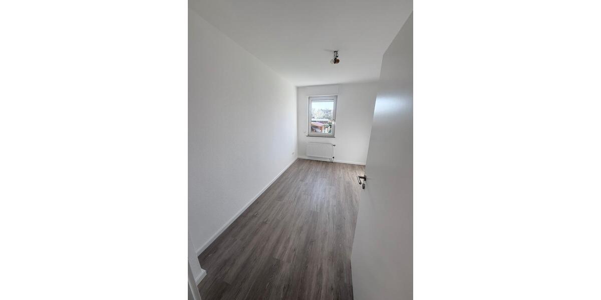 Erdgeschoßwohnung Köln Porz - 4 Zimmer, 74 m&sup2;, 1.300&euro; | Angebot:25407437