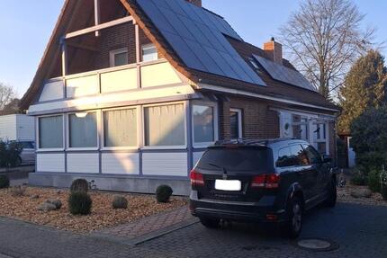 Modernisiert und saniert - Einfamilienhaus mit schönem Garten in