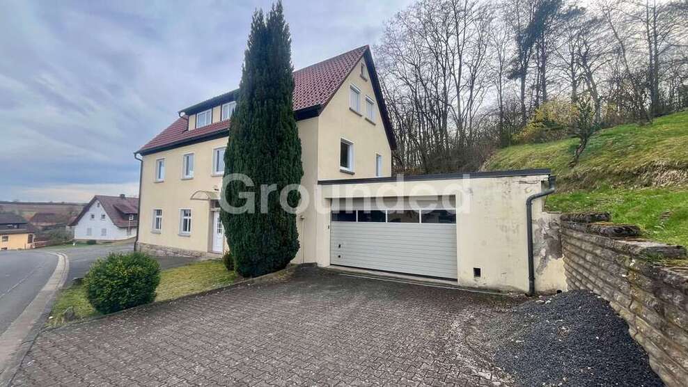 Haus zum Kaufen in Pfarrweisach 220.000 € 249.18 m²
