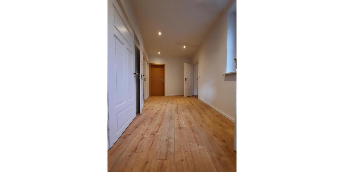 Einfamilienhaus Limbach-Oberfrohna Oberfrohna - 3 Zimmer, 77 m&sup2;, 480&euro; | Angebot:26250266