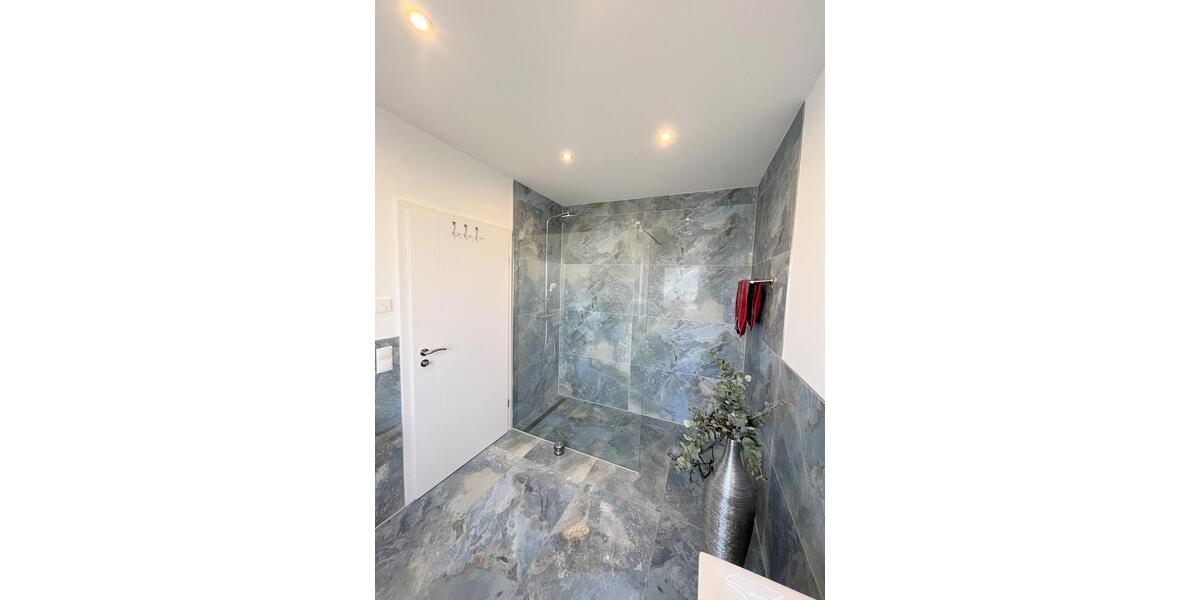 Doppelhaushälfte Emden - 6 Zimmer, 239 m&sup2;, 2.350&euro; | Angebot:26249360