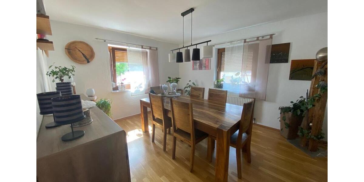 Mehrfamilienhaus, Wohnhaus Weiden in der Oberpfalz - 7 Zimmer, 154 m&sup2;, 1.600&euro; | Angebot:26377748