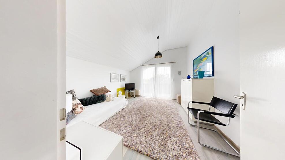 Exklusives, großes Einfamilienhaus in guter und ruhiger Ortsrand-Lage 9 zimmer