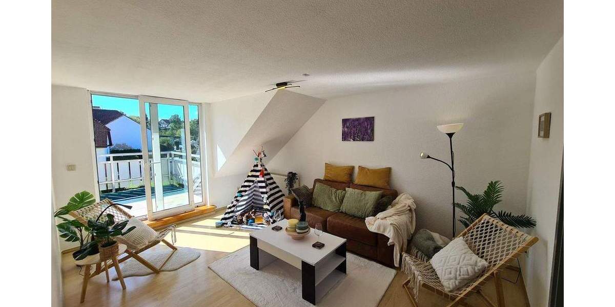 Charmante Dachgeschosswohnung mit Einbauküche - sofort verfügbar! 2 zimmer