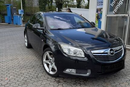 Opel Insignia 220.000 km 6.990 &euro; München 80469