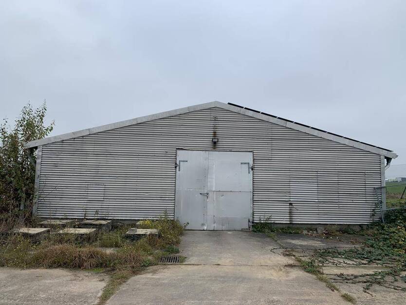 Sora bei Klipphausen! Teilfläche einer großzügigen Lagerhalle anmietbar! zimmer