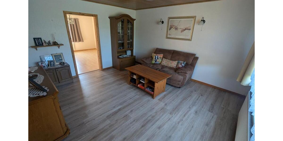 Einfamilienhaus Struxdorf - 9 Zimmer, 240 m&sup2;, 324.500&euro; | Angebot:27004910