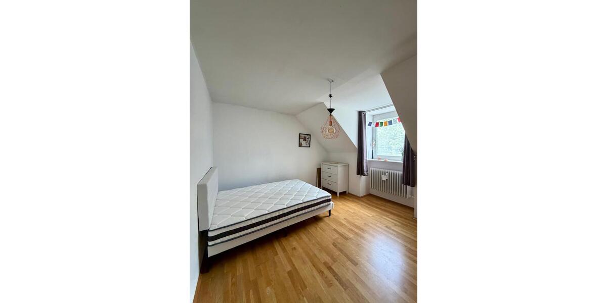 Dachgeschoßwohnung München Pasing-Obermenzing - 1 Zimmer, 15 m&sup2;, 720&euro; | Angebot:26658355
