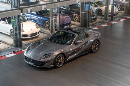 Ferrari 812 10.650 km 489.000 &euro; Köln 50829