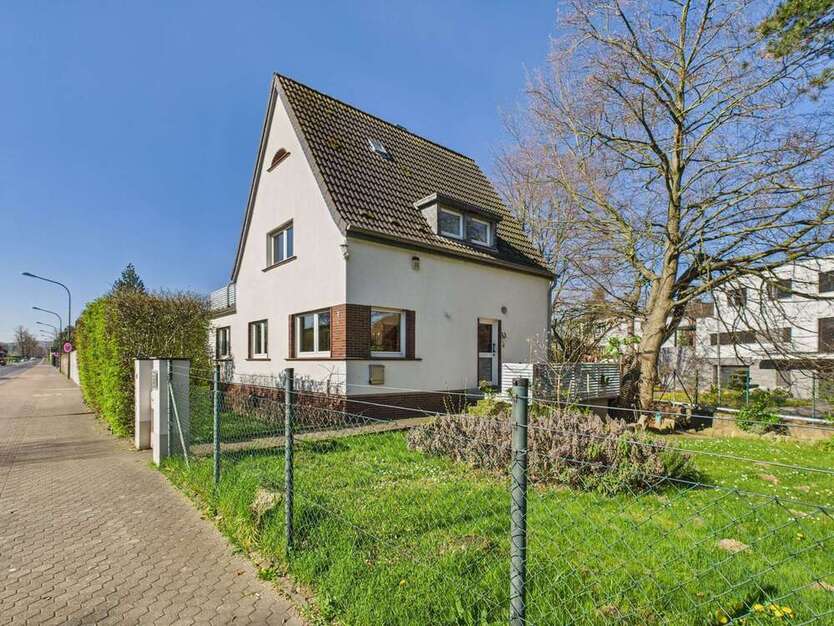 Haus zum Kaufen in Düren Rölsdorf 349.000 € 138 m²