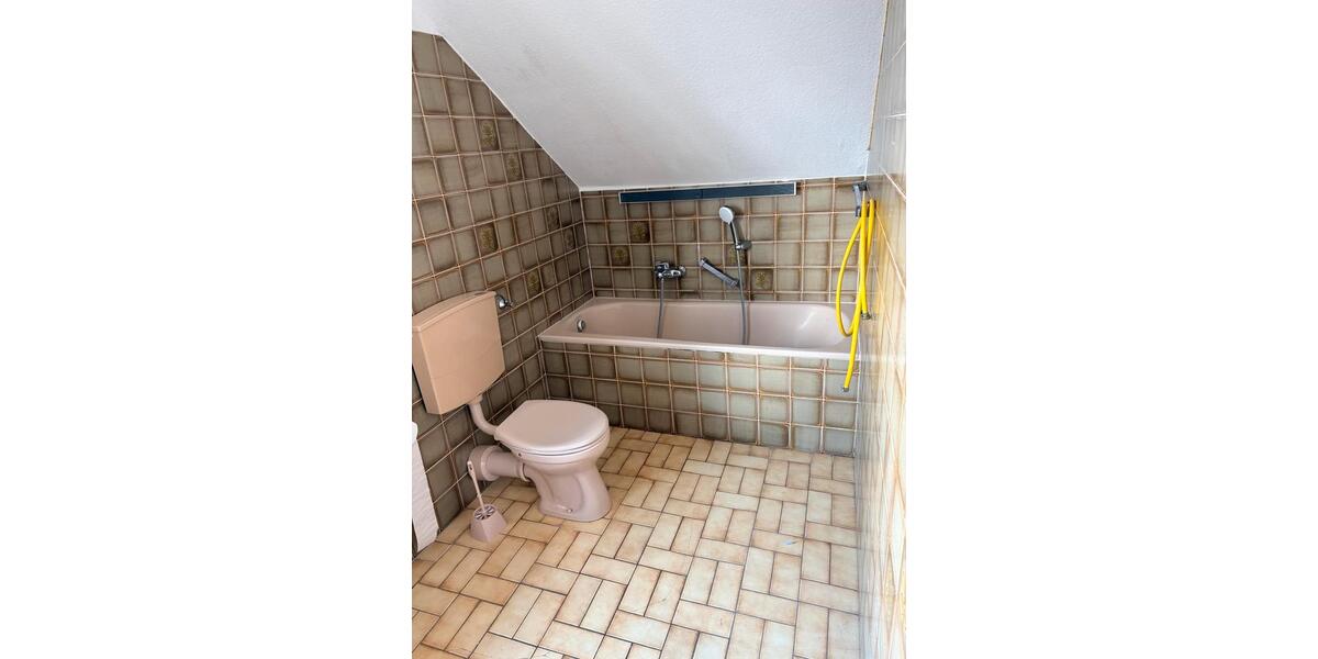 Dachgeschoßwohnung Lemgo - 2 Zimmer, 75 m&sup2;, 830&euro; | Angebot:25217926