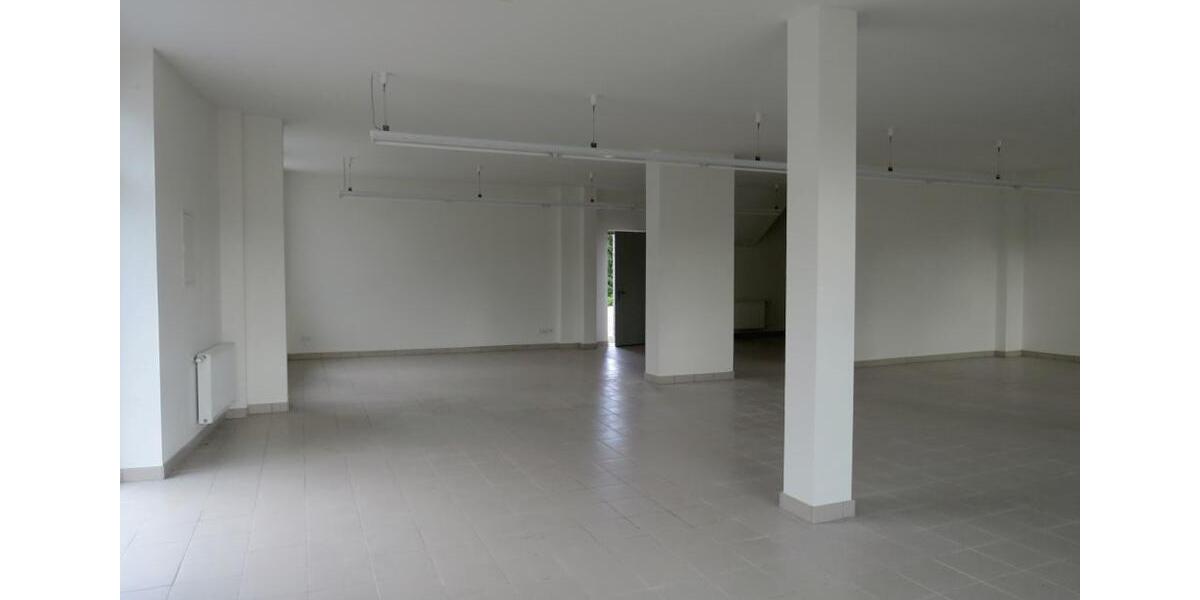 Gewerbefläche in zentraler und gut sichtbarer Lage zimmer