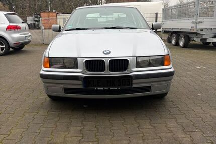 BMW 318 117.000 km 7.999 &euro; Rees 46459