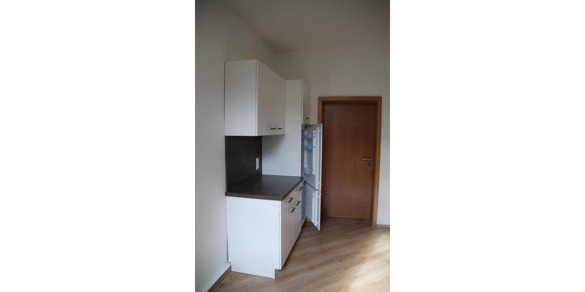 Sanierte 2-Zimmer-Wohnung mit off. Küche und EBK - Stellplatz 2 zimmer