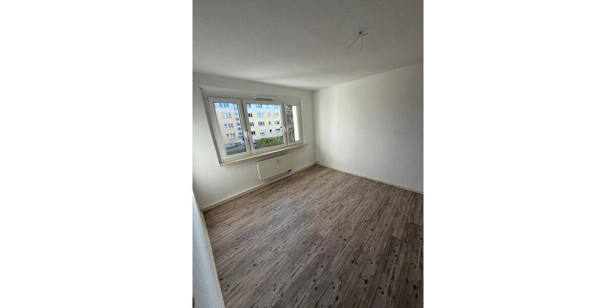 Etagenwohnung Aue-Bad Schlema Bad Schlema - 3 Zimmer, 60 m&sup2;, 330&euro; | Angebot:26364510