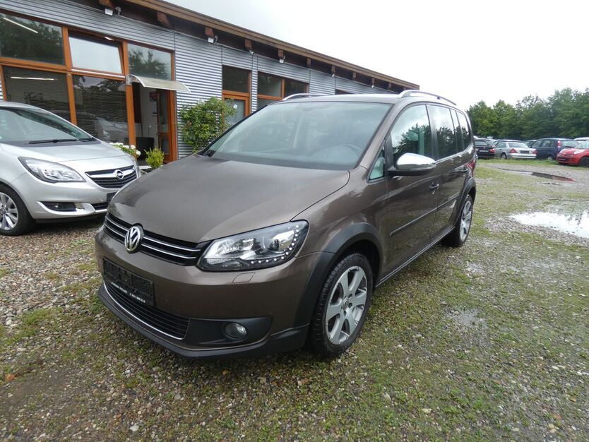 VW Touran 222.000 km 7.999 € Kiel 24145