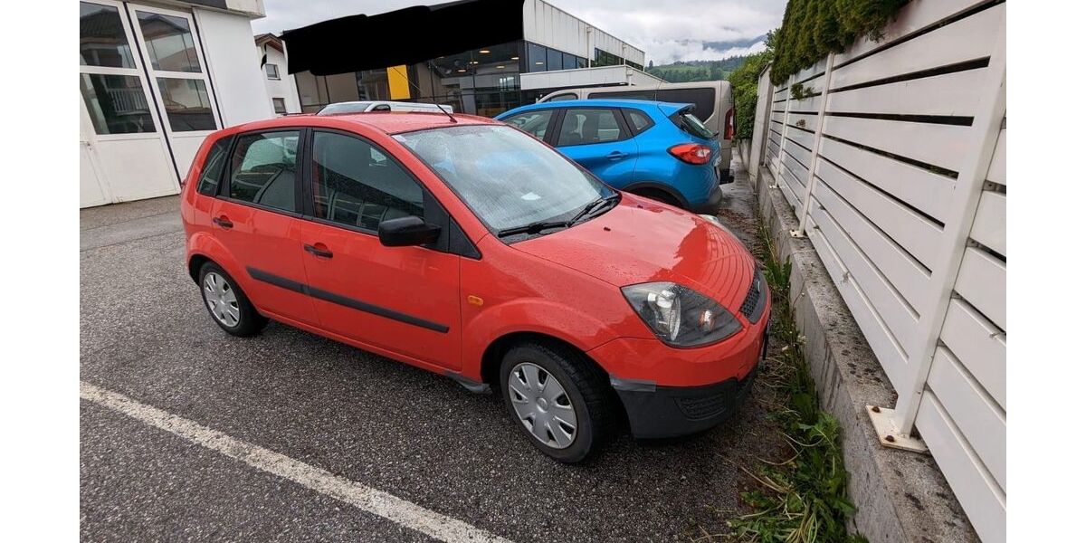 Ford Fiesta 99.000 km 750 &euro; Rosenheim 83026