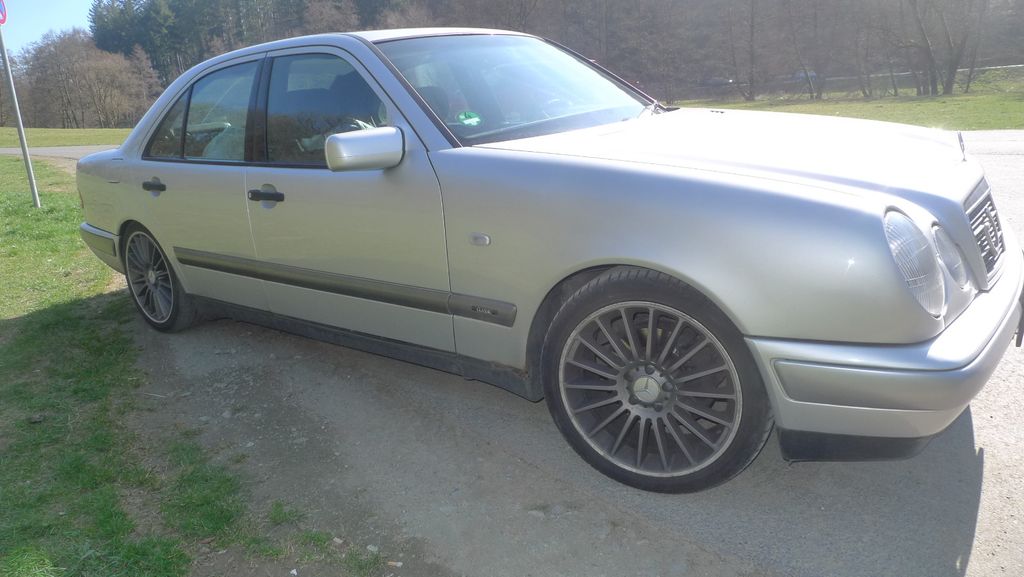 Mercedes-Benz E 230 262.300 km 3.777 &euro; Braunfels 35619