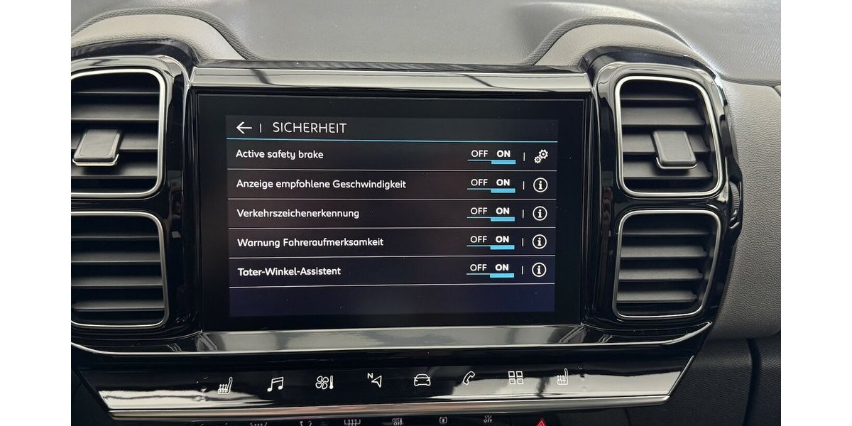 Citroen C5 Aircross 130 EAT 8 Shine Pack Panoramadach 27.120 km 18.760 &euro; Lich 35423