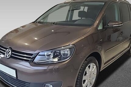 VW Touran 156.977 km 8.980 &euro; Dresden 01067