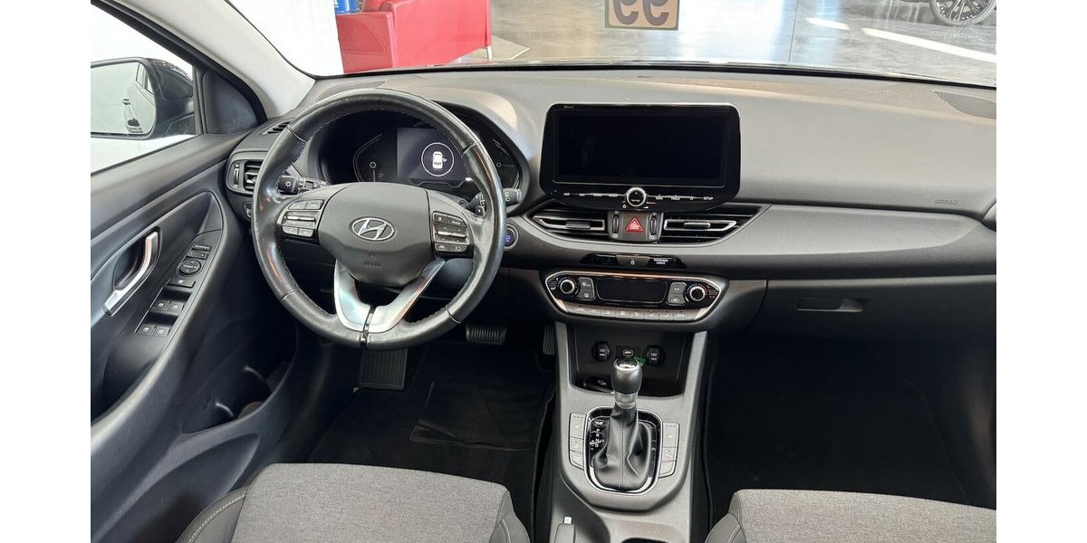 Hyundai i30 Kombi 1.6 T-GDI DCT CarPlay DAB CAM 48.794 km 17.890 &euro; Lich 35423