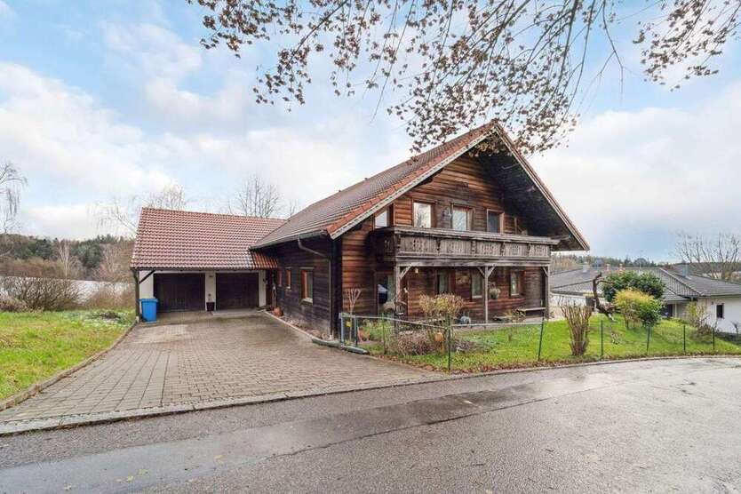 Haus zum Kaufen in Eggenfelden 640.000 € 364 m²