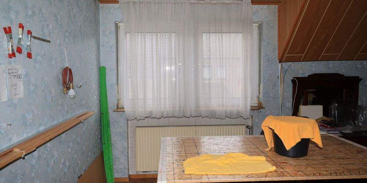 Schönes altes Zechenhaus, sanierungsbedürftig mit Potenzial 4 zimmer