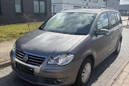 VW Touran 157.225 km 4.499 &euro; Winsen/Luhe 21423
