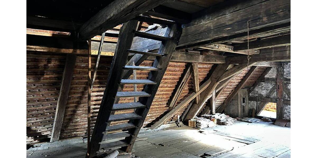 Mehrfamilienhaus, Wohnhaus Erlangen / Frauenaurach Frauenaurach - 8 Zimmer, 236 m&sup2;, 359.000&euro; | Angebot:24051824