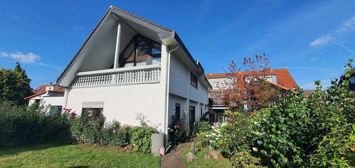 Haus zum Kaufen in Langenselbold 438.000 € 240.16 m² 7.5 zimmer