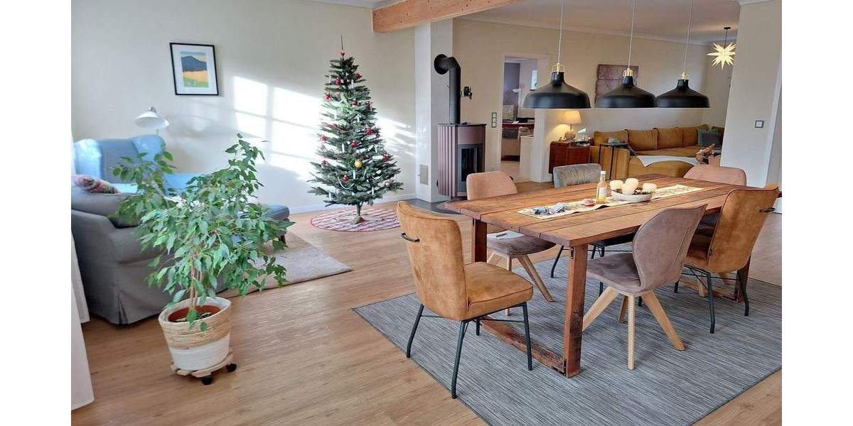 Riesen-Grundstück, zusätzl. Bauland, Riesen-Garage, Stall - Großzügiges Wohnhaus in Greifswald 7 zimmer